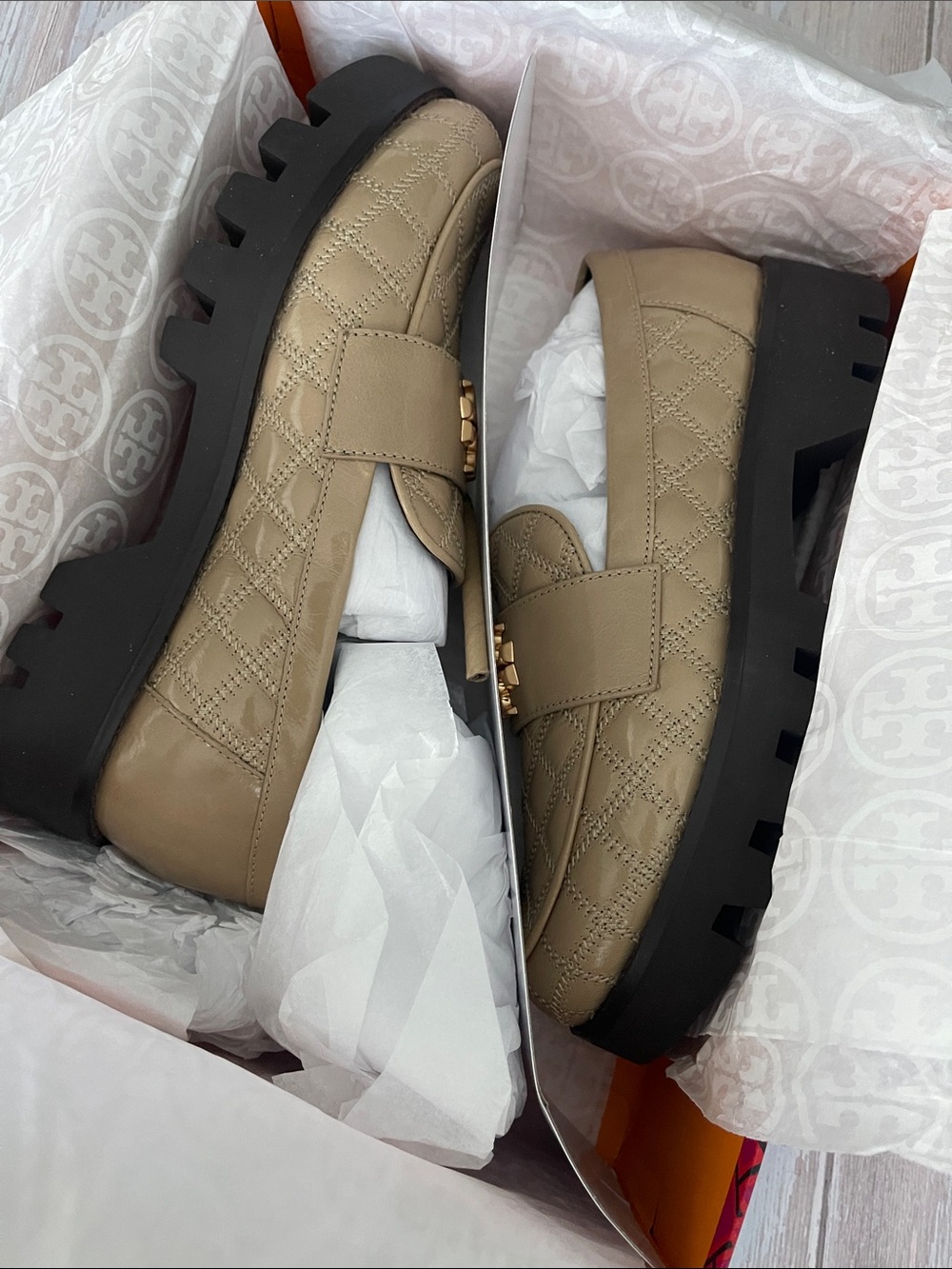 $685 NEW Tory Burch Mini Every Chunky Loafer Size 8.5 Beige Nude Quilted TB logo - Picture 4 of 16